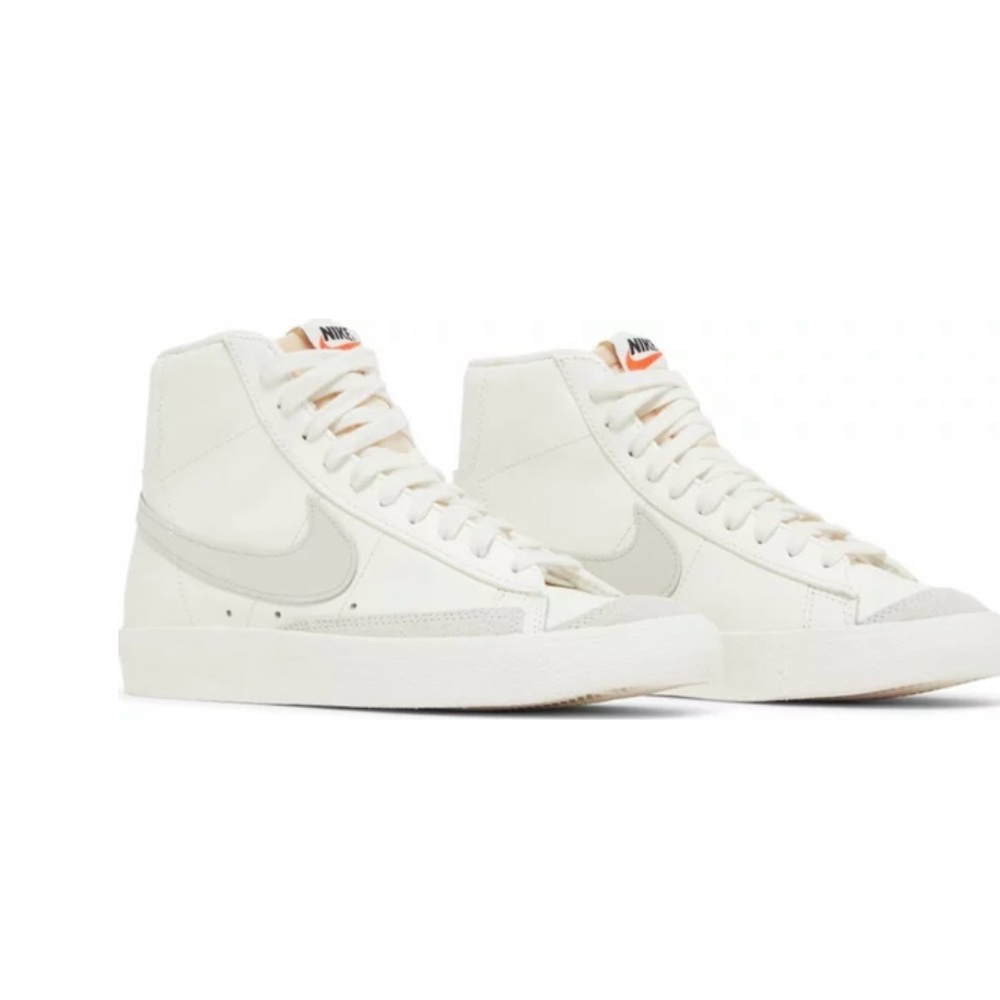 Wmns Blazer Mid '77 Vintage 'Sail Light
Bone'. Size 8.5 WMNS 😍High Tops